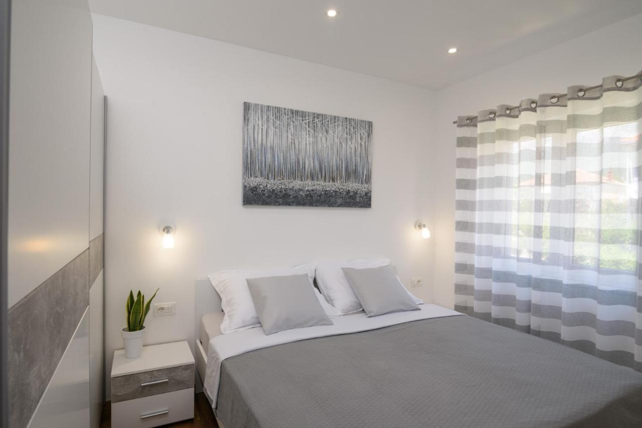 Apartment Silver Star Kaštela Exteriör bild